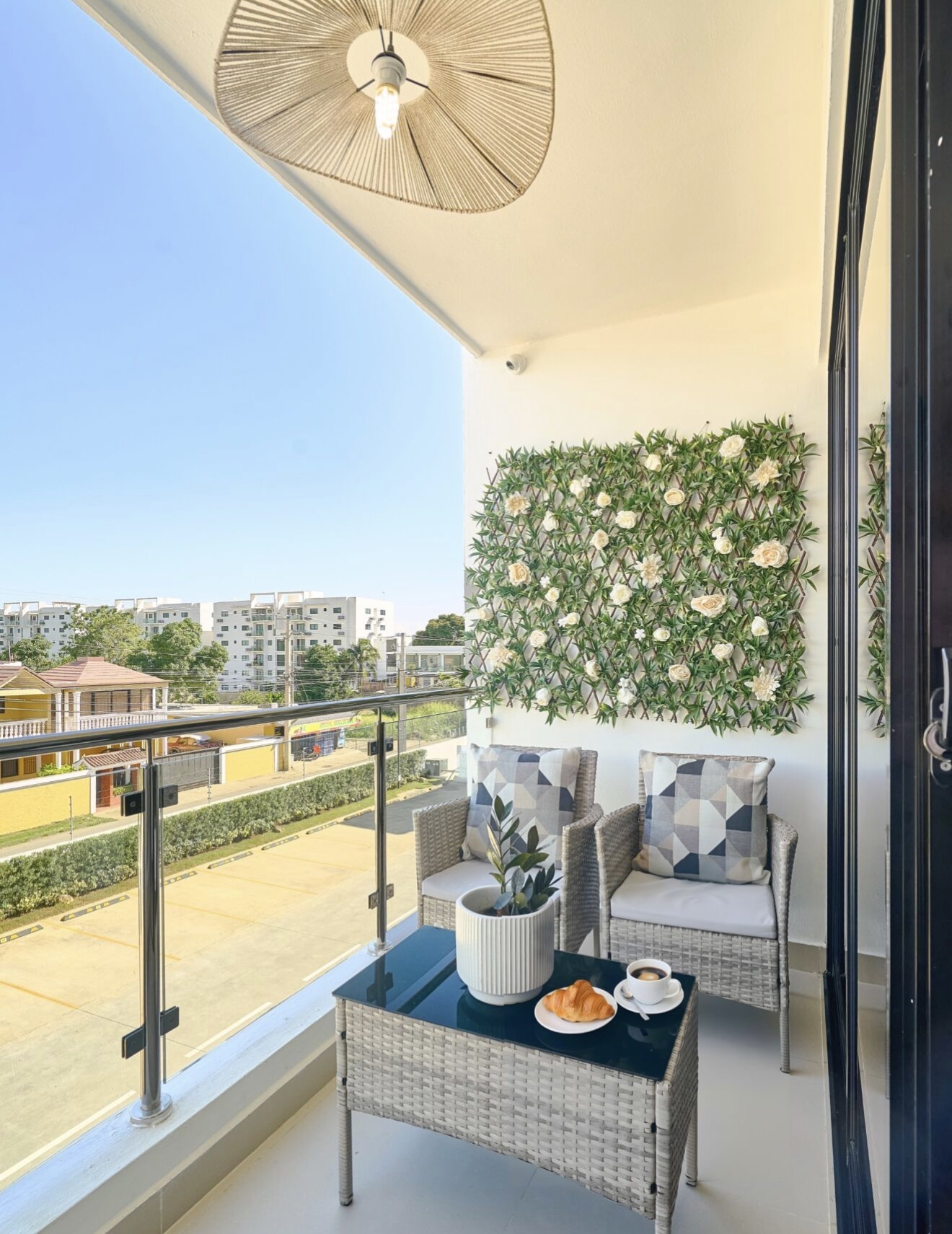 Balcón con vista al jardín